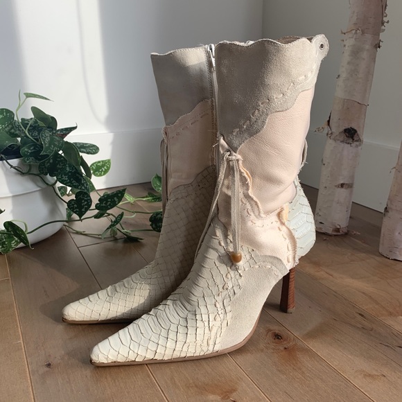 Aldo Shoes - Country Western Heels mid calve boots ivory/cream